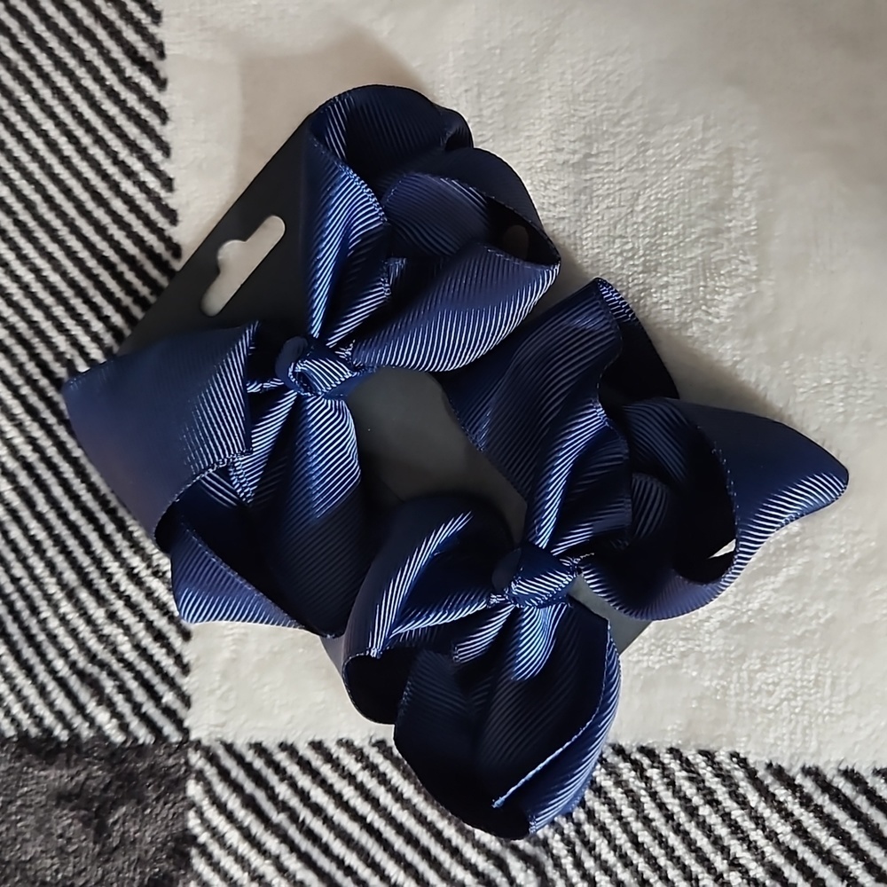 BOG2
 Navy Holiday 6" Bows